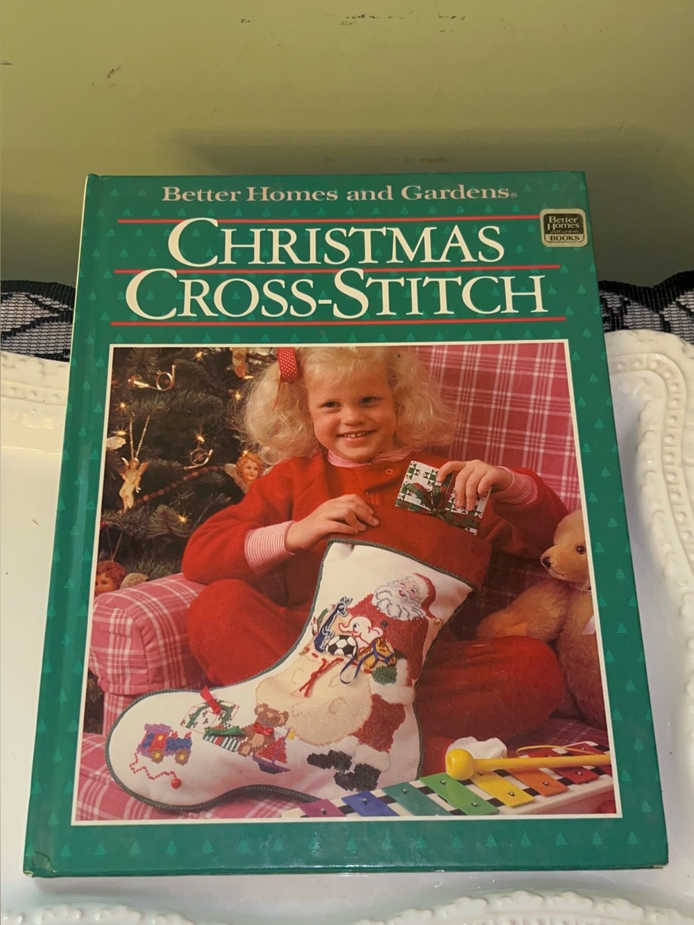 Better Homes and Gardens Christmas Cross-Stitch Vintage Hardcover Book